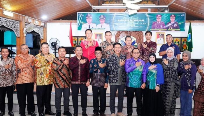 Bupati dan Wakil Bupati Batang Hari Hadiri Acara Kenal Pamit Kapolres