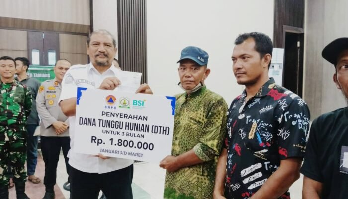 Bupati Aceh Tamiang Serahkan DTH Tahap Pertama Untuk 259 Korban Bencana Hidrometeorologi