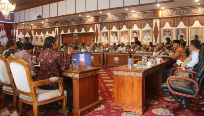 Rakyat Terancam, WALHI Desak Hentikan Jalan Khusus dan Stockpile Batubara