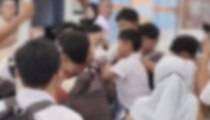 Guru SMKN 3 Tanjabtim Dikeroyok Siswa Saat Jam Belajar, Video Viral Gegerkan Jambi