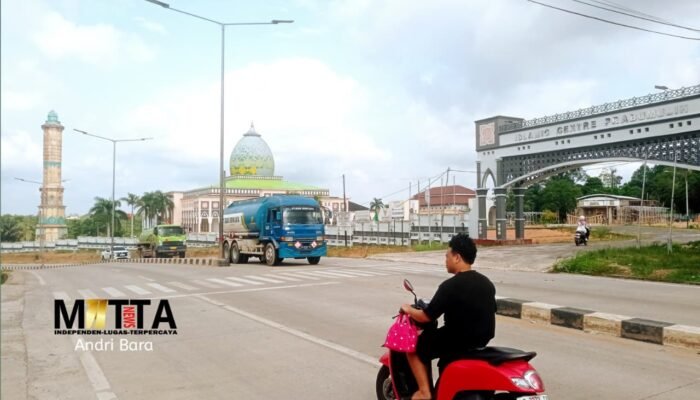 Pesona Ikon Kota Nanas, Pengendara Luar Kota Tak Kuasa Menahan Mata