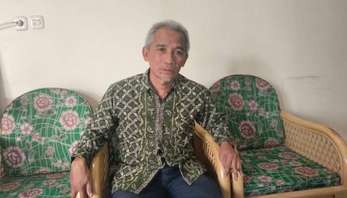 Distribusi Bantuan Seragam Sekolah di SMP Negeri 53 Palembang Fokus Kelas VII, Siswa Kelas VIII–IX Masih Menunggu Kepastian