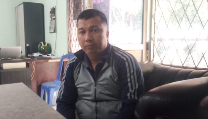 Lurah Srimulya Pimpin Langsung Gotong Royong di RT 04