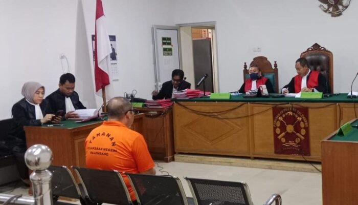 Janjikan Proyek Fiktif, ASN Aktif Sekaligus Mantan Camat SU I Didakwa Lakukan Penipuan dan Penggelapan