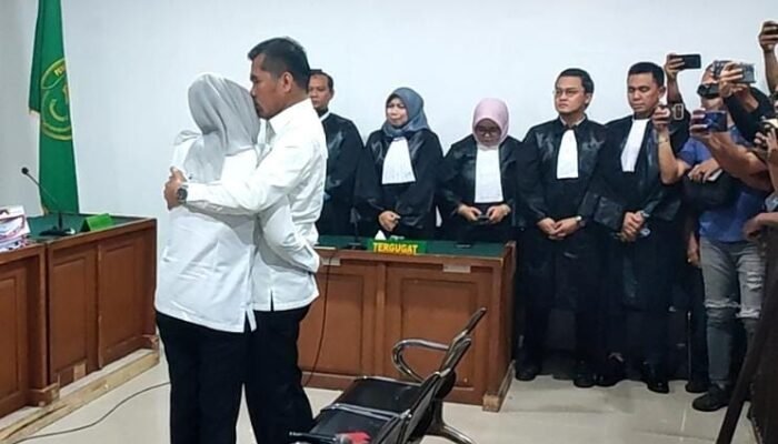 Fitrianti Agustinda dan Suami Divonis 7 Tahun 6 Bulan Penjara, Tangis Haru Pecah Diruang Sidang