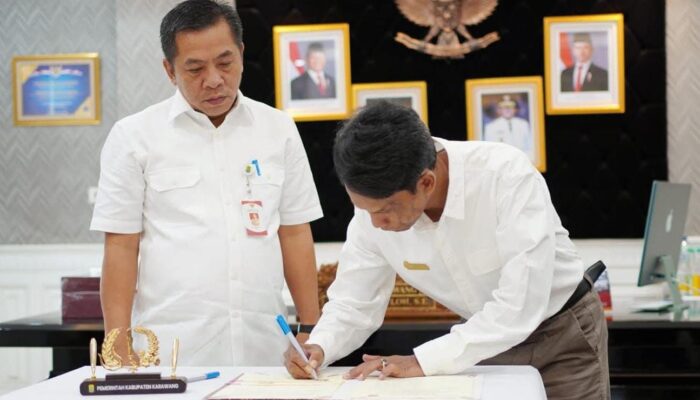 Tingkatkan Keamanan dan Estetika Kota, Bupati Karawang Gandeng Apjatel Tata Kabel Semrawut