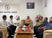 Sekwan DPRD Sulbar Dampingi Pimpinan DPRD Terima LHP BPK RI atas Kepatuhan Belanja Daerah TA 2025