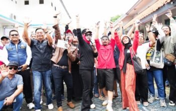 Riding Bersama VW dan Vespa, Wabup Sidoarjo Mimik Idayana Tutup Tanggulangin Fair 2026