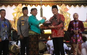 Pagelaran Wayang Kulit dengan Lakon “Semar Mbangun Kayangan” Warnai Puncak Harjasda ke-167