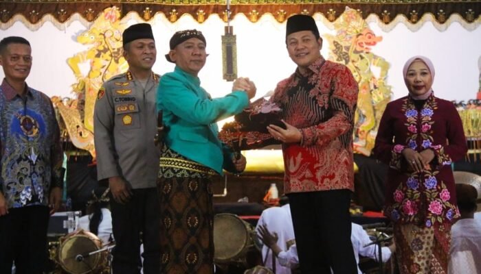 Pagelaran Wayang Kulit dengan Lakon “Semar Mbangun Kayangan” Warnai Puncak Harjasda ke-167
