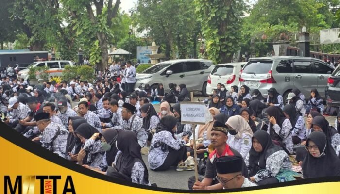 Gaji Rp350 Ribu, Guru PPPK Paruh Waktu Tulungagung Mengadu ke DPRD: “Untuk Beli Sepatu Saja Tak Mampu”
