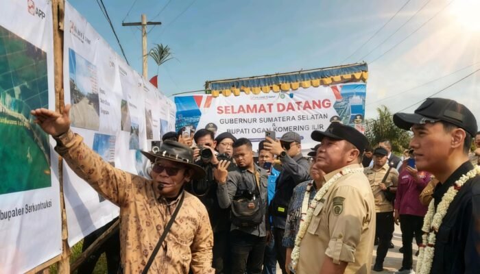 Telan Dana Rp.4,3 Miliar PT OKI Pulp & Paper Menembus Rawa Bangun Jalan Beton