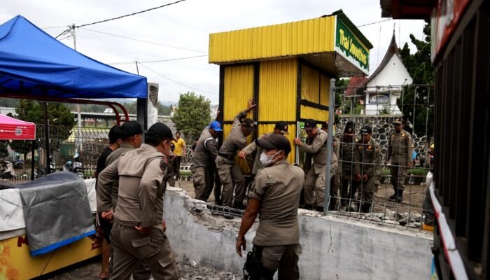 Pemkab Tanah Datar Relokasi 106 Kios Pedagang Di Jalan Sutoyo, Kota Batusangkar