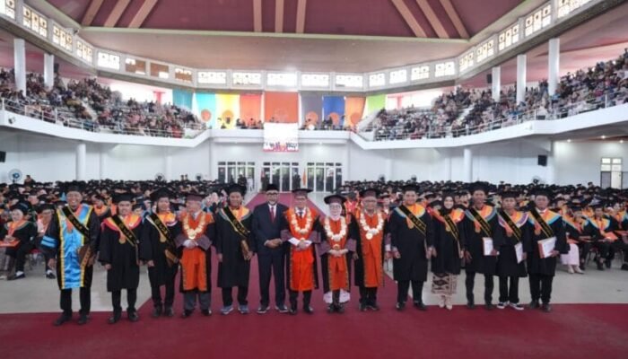 Wisuda ke-122 UNJA, 1.096 Lulusan Siap Bersaing di Dunia Kerja