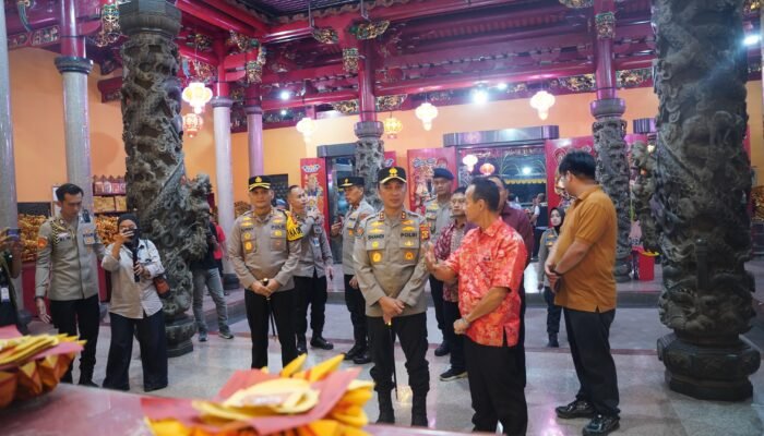 Malam Imlek, Kapolda Sumsel Pastikan Kondisi Klenteng Aman