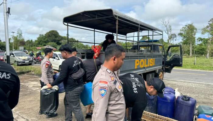 Tindak Lanjut Kelangkaan BBM, Sat Reskrim Polres Kapuas Hulu Tertibkan Puluhan Jerigen dan Tangki Siluman di Sejumlah SPBU