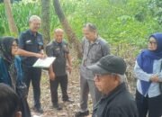 Hakim Ketua Patti Arimbi, SH, MH, (kiri) bersama pemilik lahan didampingi Kuasa Hukum Sulastrianah, saat sidang perlawanan eksekusi di kawasan Kelurahan Talang Kelapa, Kecamatan Alang-Alang Lebar, Palembang, Rabu (18/2/2026).(ist)