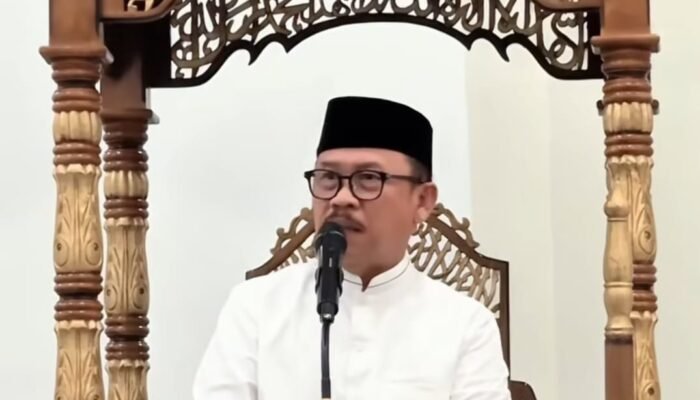 Salat Tarawih Perdana Gubernur, Suhardi Duka Ajak Jemaah Lawan Hawa Nafsu
