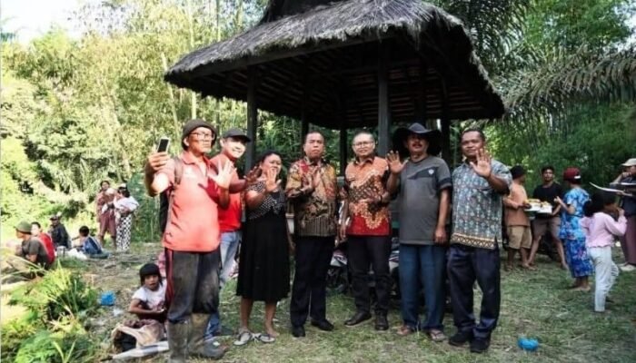 Bupati dan Wakil Bupati Karo Meriahkan Tradisi Ndurung Ikan di Embung Talimbaru