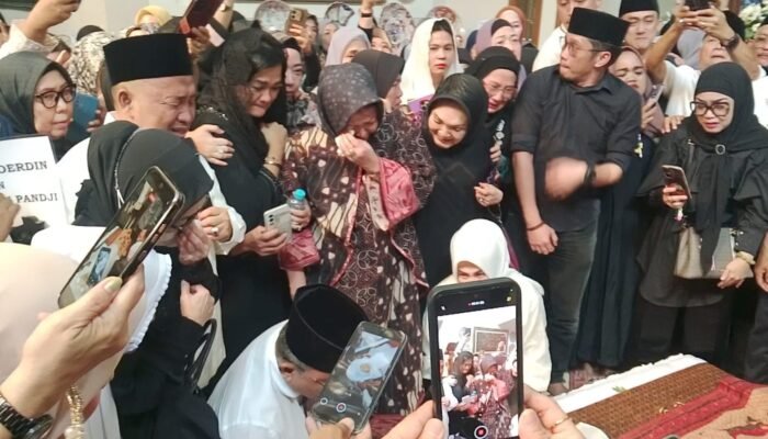 Rumah Alex Noerdin Dipadati Pelayat Sejak Pagi