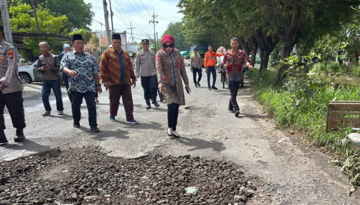 Percepat Perbaikan Jalan Rampung dalam Dua Minggu, Wabup Mimik Optimis: Program CSR sebagai Solusi