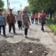 Percepat Perbaikan Jalan Rampung dalam Dua Minggu, Wabup Mimik Optimis: Program CSR sebagai Solusi