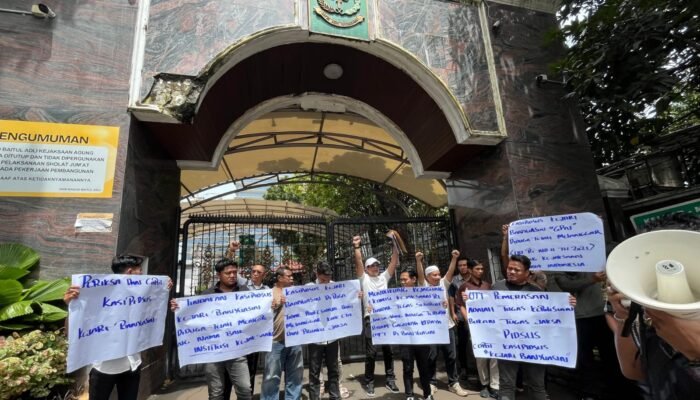 Diduga Lindungi Kepsek SDN 19 Betung Selewengkan Honor Guru Bernilai Ratusan Juta, Pidsus Kejari Banyuasin Diadukan ke Kejagung RI Buntut OTT Gagal