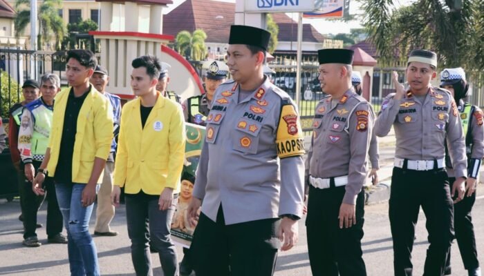 Awalnya Tegang, Berakhir Senyum: Aksi Sosial Satlantas Polres Musi Rawas di Beliti