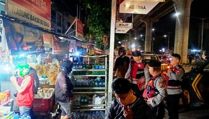 Jelang Ramadan, Polrestabes Palembang ‘Sisir’ Sejumlah Warung Penjual Miras 
