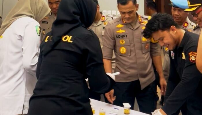 Kapolrestabes Palembang, PJU dan Seluruh Kapolsek ‘Dites Urine’ Dadakan