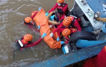 Tiga Hari Menghilang, Arisandi Ditemukan Tewas Terjepit di Kalangan Kapal Sungai Musi