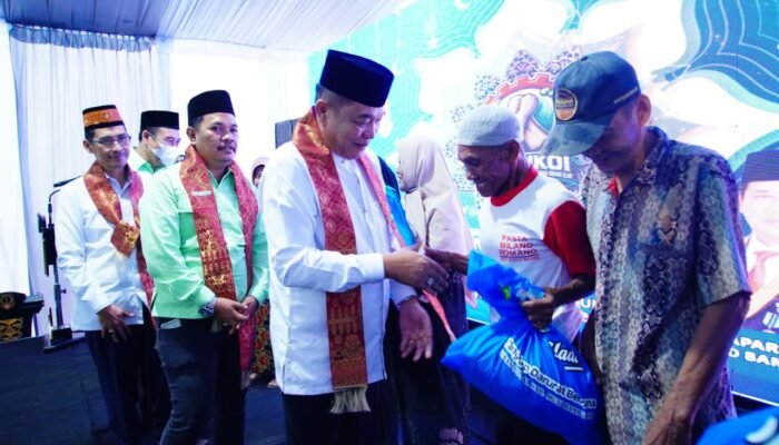 Tarhib Ramadhan Bamukoi Berbagi, Bupati Toha Serahkan Sertifikat Lahan dan Bantuan Sembako