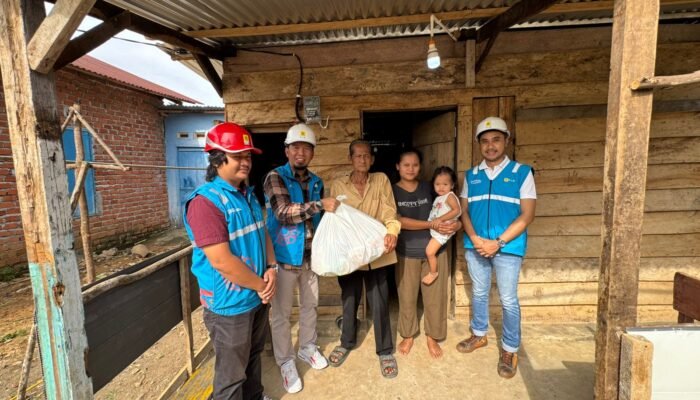 PLN UP3 Lubuklinggau Nyalakan Listrik Gratis Untuk Warga Prasejahtera