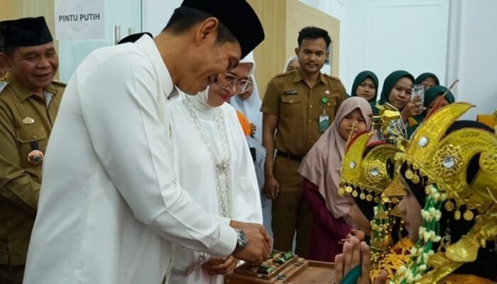 Bupati Batang Hari Hadiri Wisuda Tahfizh SIT Aulia 2026