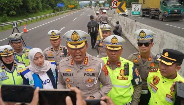 Rem Blong, Truk Trailer Picu Tabrakan Beruntun 10 Kendaraan di Tol Cipularang Purwakarta