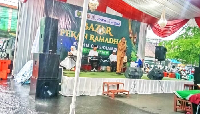 Ngabuburit Meriah di Bazar Ramadhan Kodim 0613/Ciamis, Asda II Dadang Darmawan Wakili Bupati dan Sumbangkan Suara Emas
