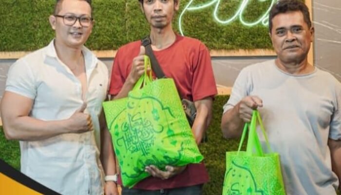 Ramadan Penuh Berkah, Hexa Tulungagung Bagikan Ratusan Paket Sembako untuk Warga Kutoanyar