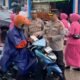 HUT Korps Sabhara ke-74, Kapolres Fakfak Pimpin Langsung Pembagian Takjil