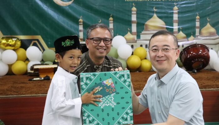 PT DSSP Power Sumsel Buka Puasa dan Santuni Anak Panti