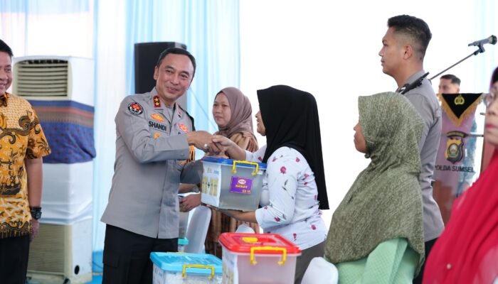 Polri–Bulog Salurkan 135 Ton Beras di Sumsel Jelang Lebaran