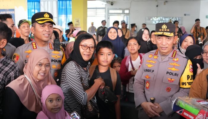 Kapolri Tinjau Terminal Purabaya, Pastikan Mudik Lebaran 2026 Aman dan Nyaman