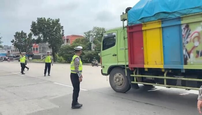 Jelang Puncak Mudik, Polisi Sterilkan Jalur Betung dari Truk ODOL