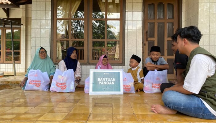 PMII Ciamis dan Relawan Nusantara Salurkan Bantuan Pangan Door to Door kepada Warga Linggasari dan Kertasari