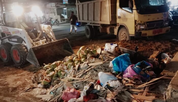 DLHK Aceh Tamiang Gempur Sampah Menumpuk Pasca Banjir
