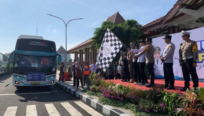 Bupati Sidoarjo Subandi Lepas 28 Bus Mudik Gratis 2026
