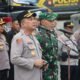 TNI-Polri Solid dan Humanis dalam Pengamanan Malam Takbiran di Fakfak