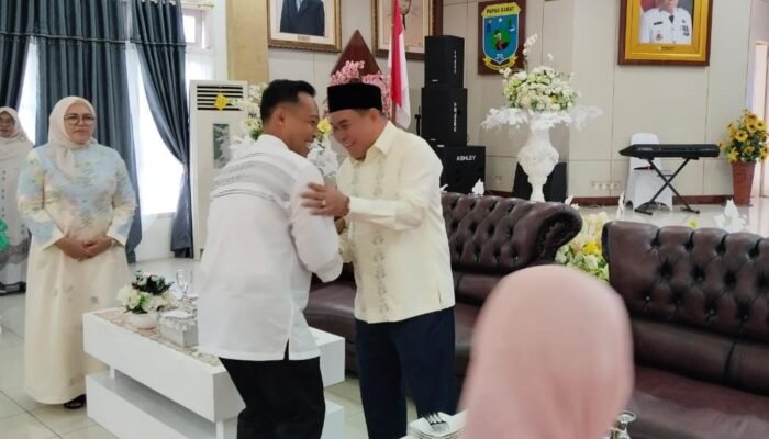 Dandim 1803/Fakfak Pererat Silaturahmi dengan Bupati di Mementum Lebaran