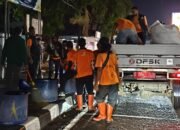 Dedikasi Tanpa Batas: Pasukan Oranye Pastikan Purwakarta Bersih di Hari Kemenangan