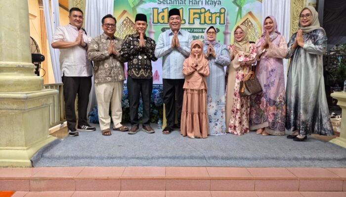 Disambut Senyum dan Jabat Tangan, Open House Lebaran Bupati Muba Penuh Keakraban