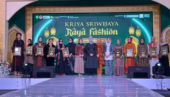 Kriya Sriwijaya Raya Fashion Meriahkan Semarak Idulfitri di Kota Pempek
